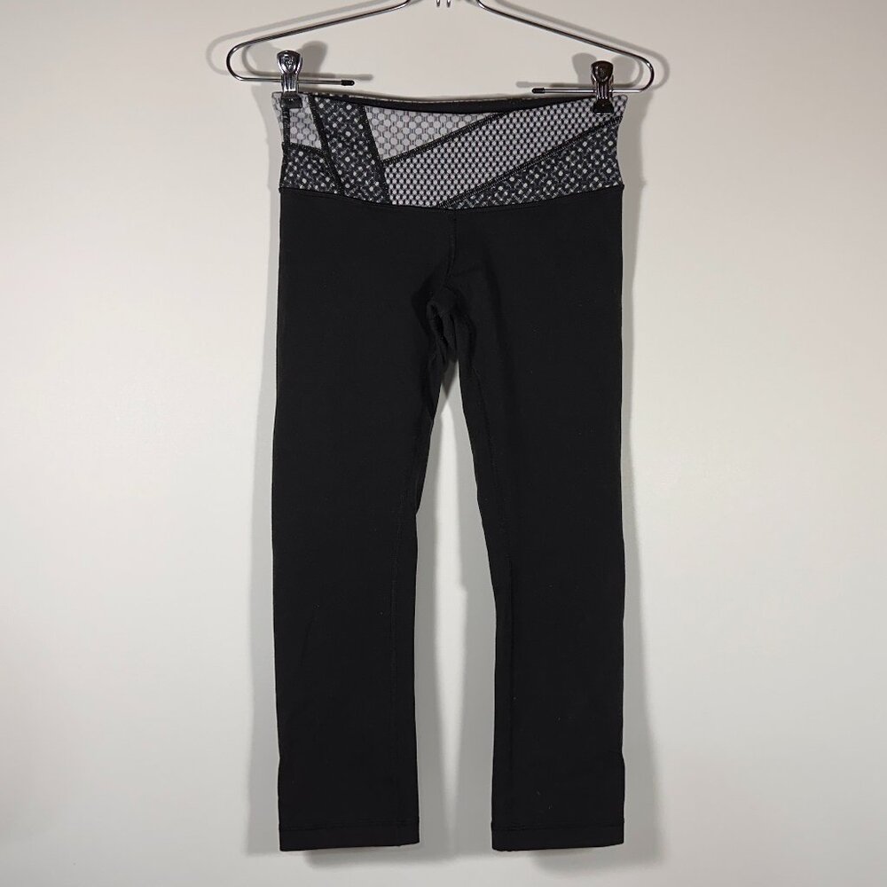 Lululemon Black Cropped Leggings w/ Geometric Waist Women Size 4